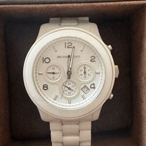Michael Kors MK 5163 White CERAMIC  Chronograph Watch .
